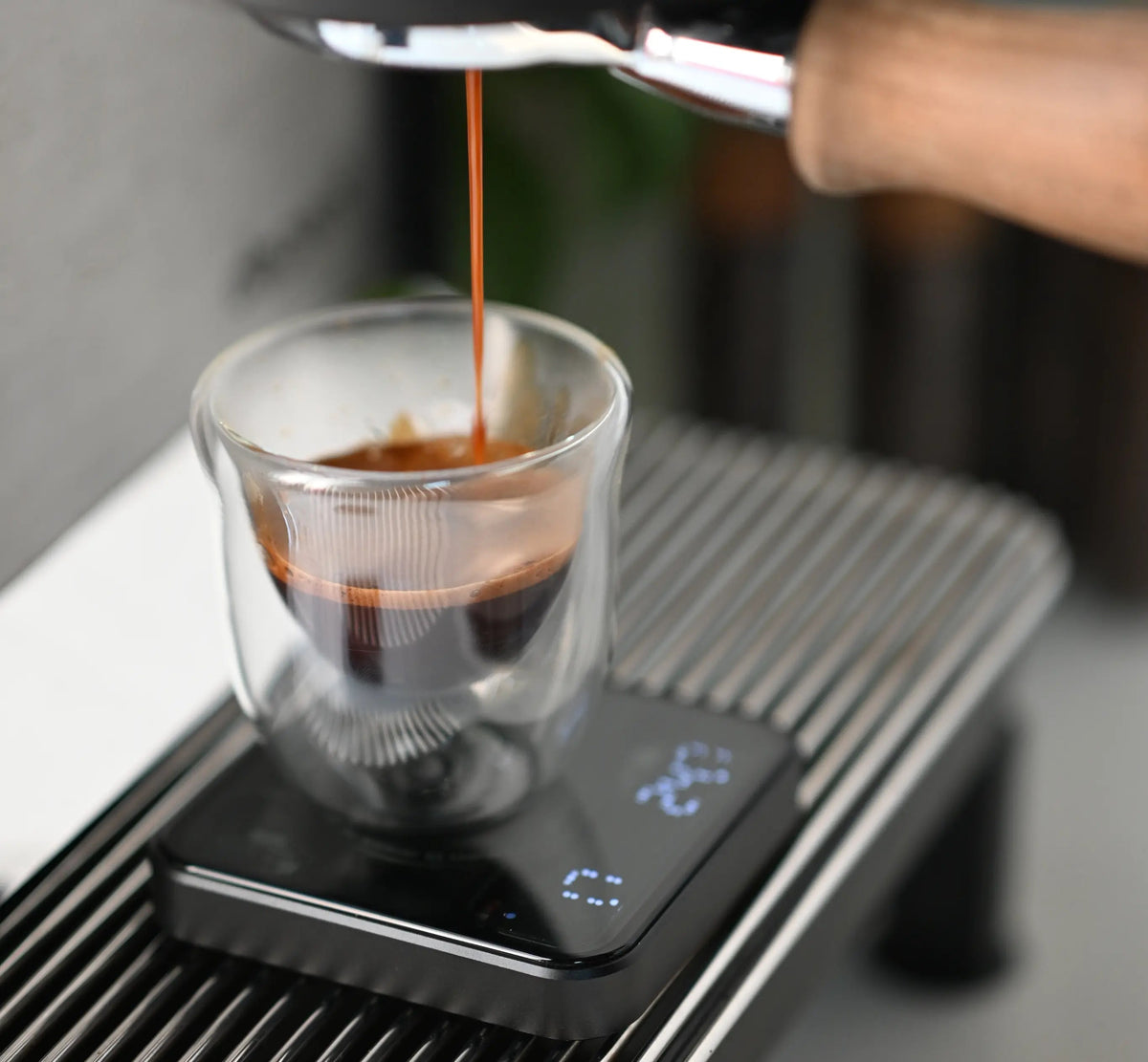 Why do professional coffee scales feature a Flow Rate mode? BOOKOO | Design-Tech Coffee Tools